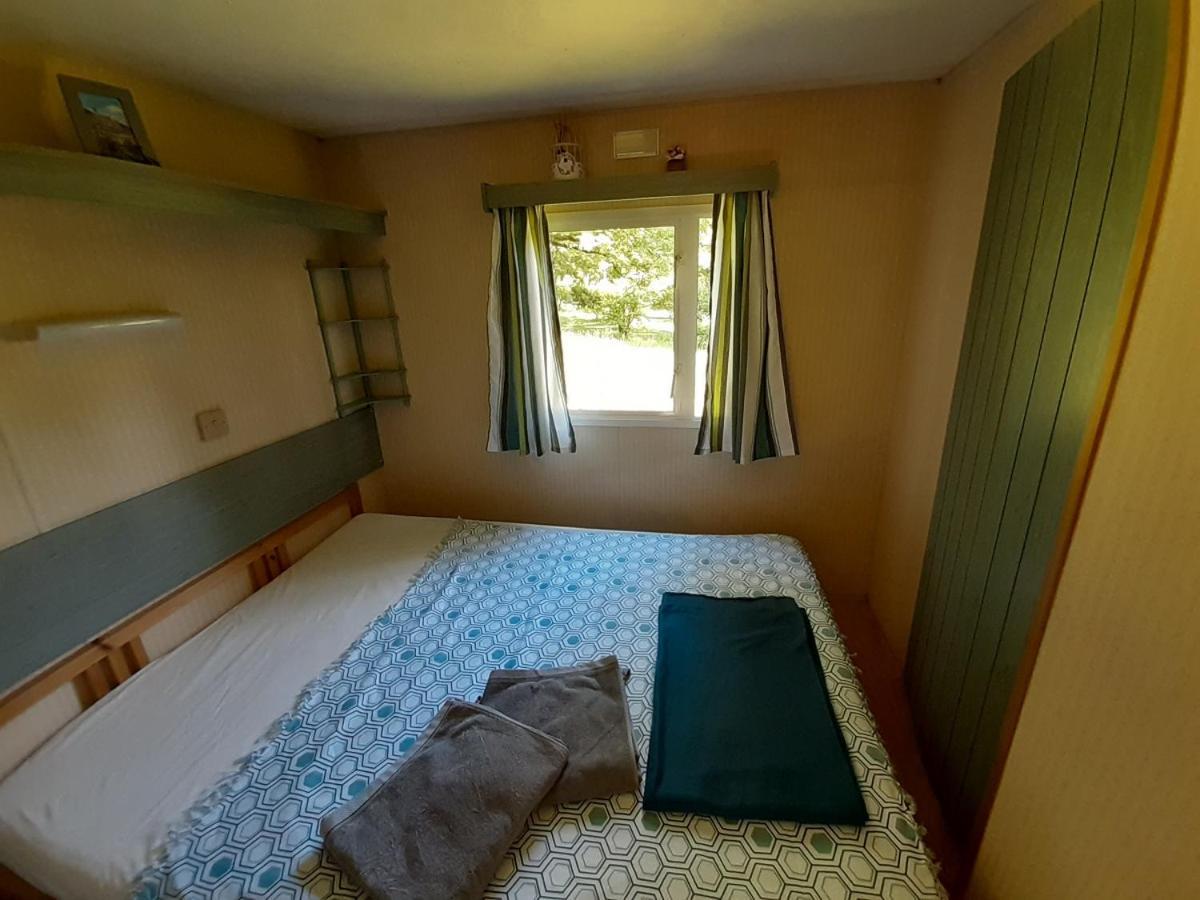 Camping Etang Du Camp Senergues Exterior foto