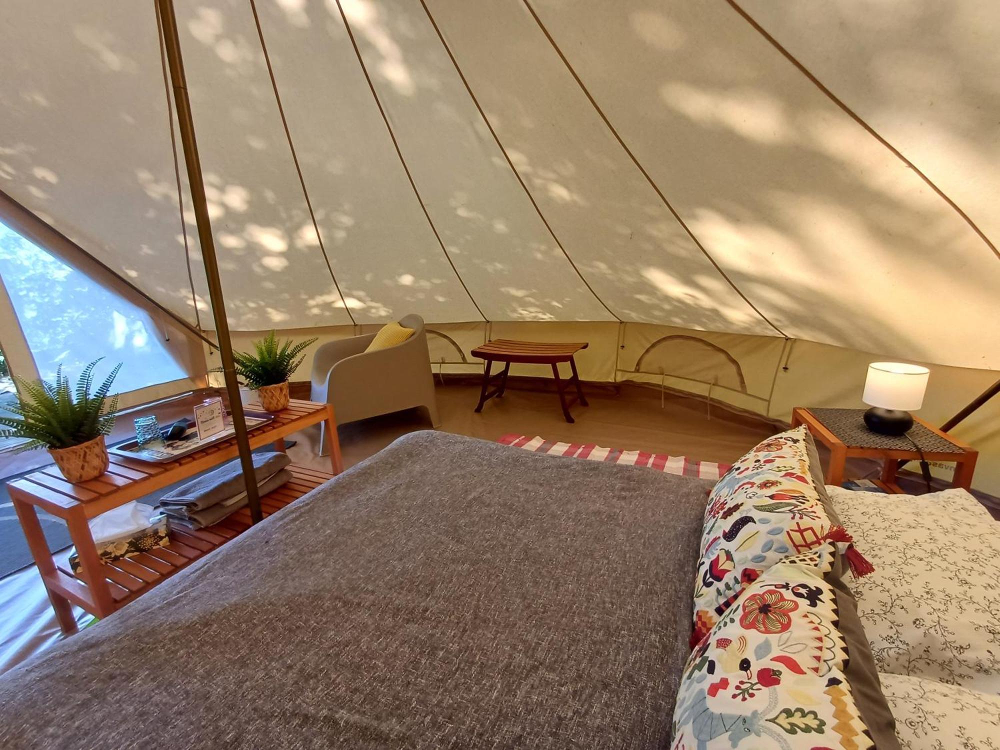 Camping Etang Du Camp Senergues Exterior foto