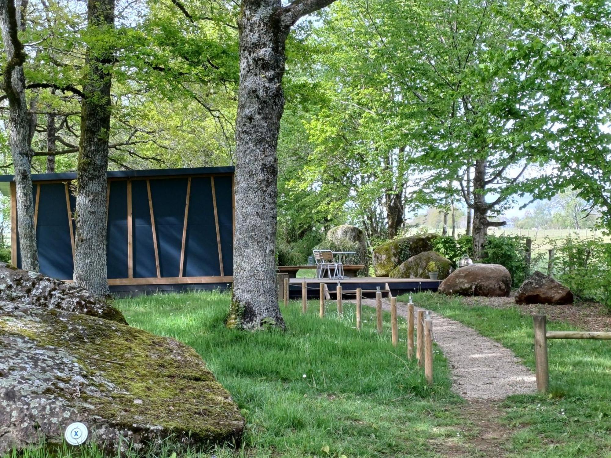Camping Etang Du Camp Senergues Exterior foto